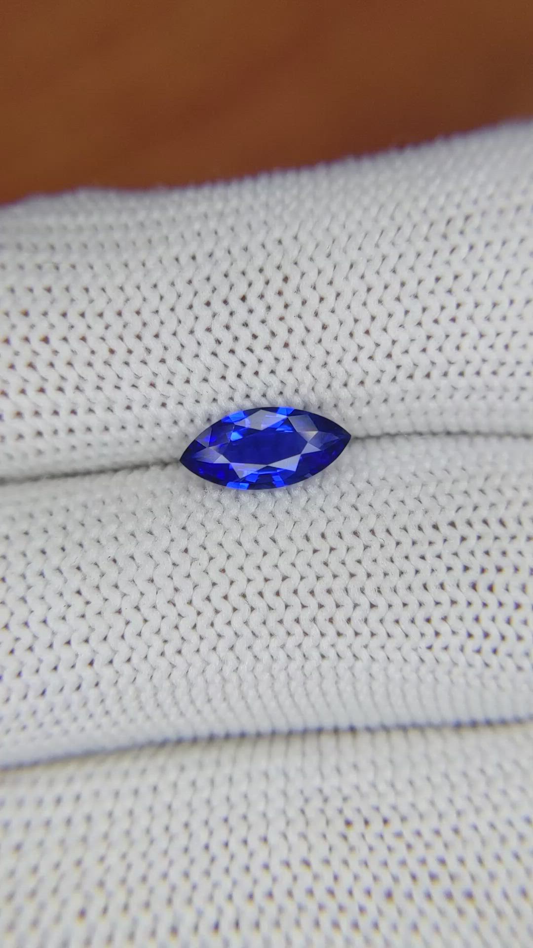 1.07 Ct. Blue Sapphire from Ceylon (Sri Lanka) Size Video