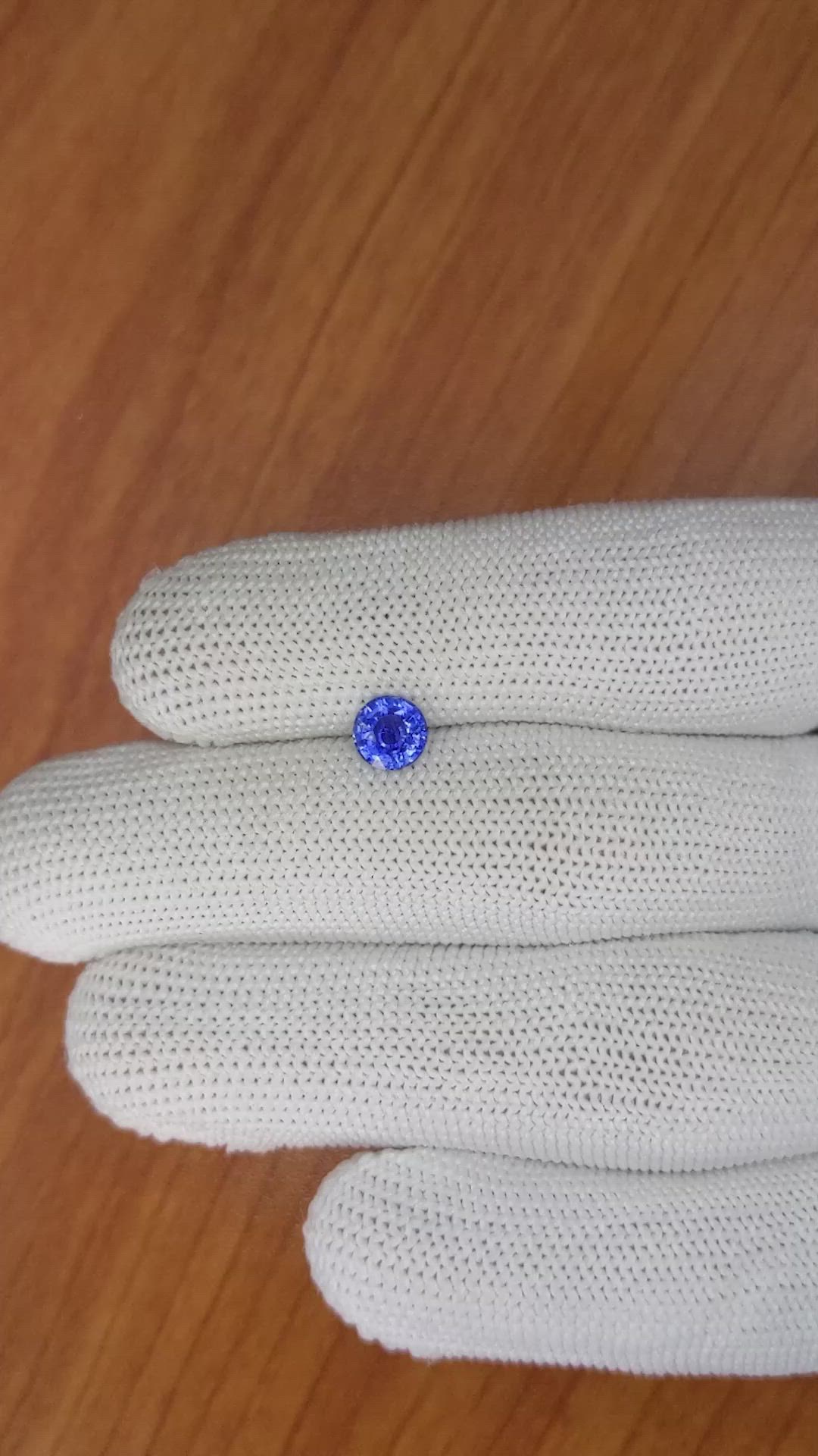 1.03 Ct. Blue Sapphire from Ceylon (Sri Lanka) Size Video