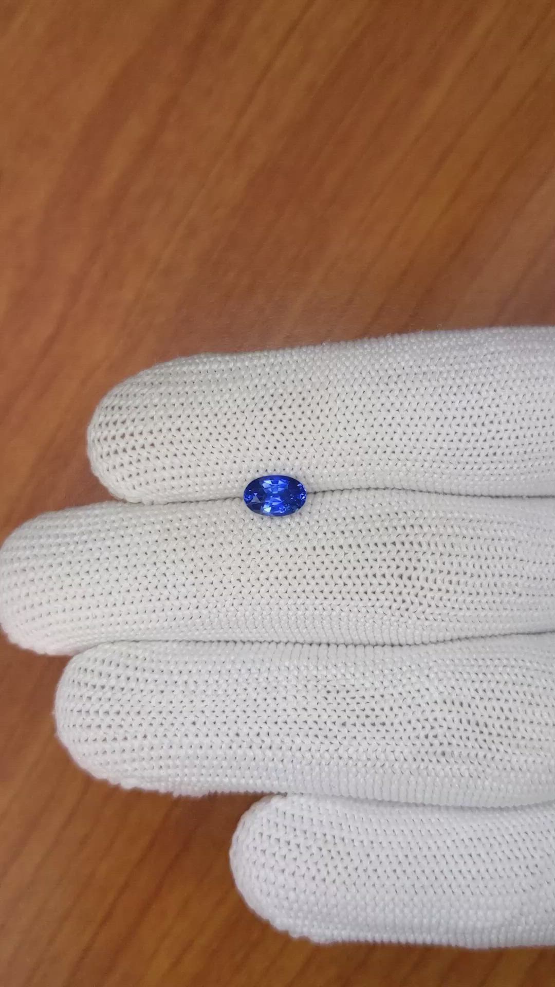 1.03 Ct. Blue Sapphire from Ceylon (Sri Lanka) Size Video
