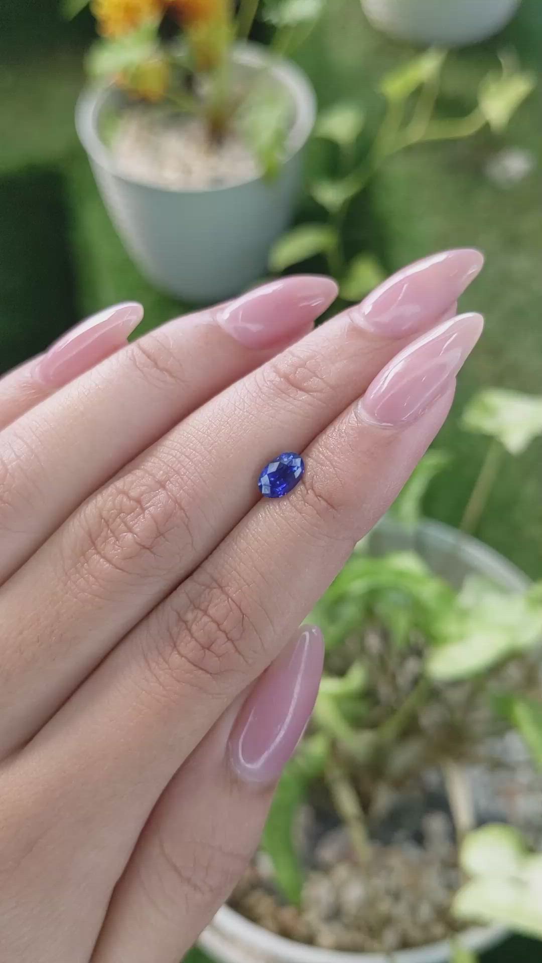 1.03 Ct. Blue Sapphire from Ceylon (Sri Lanka) Size Video