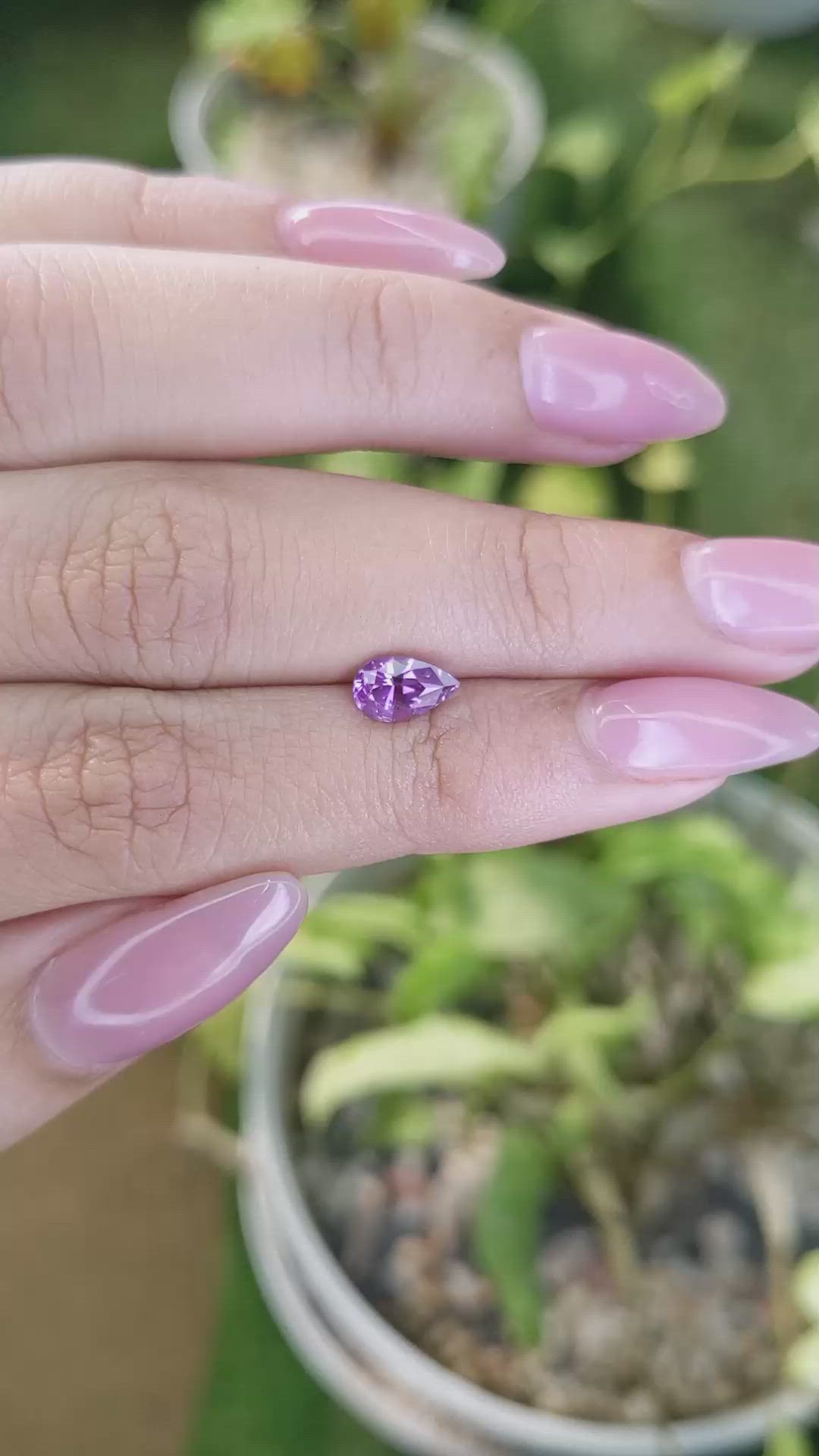1.00 Ct. Pinkish Purple Sapphire from Ceylon (Sri Lanka) Size Video