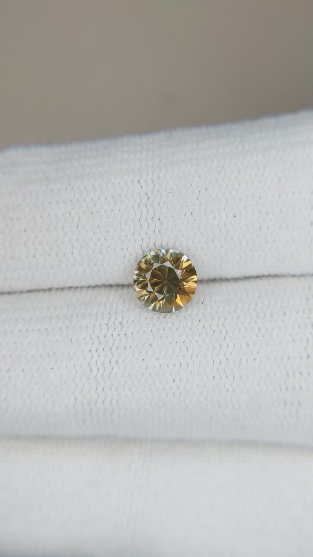 1.05 Ct. Bi Color Sapphire from Montana Size Video