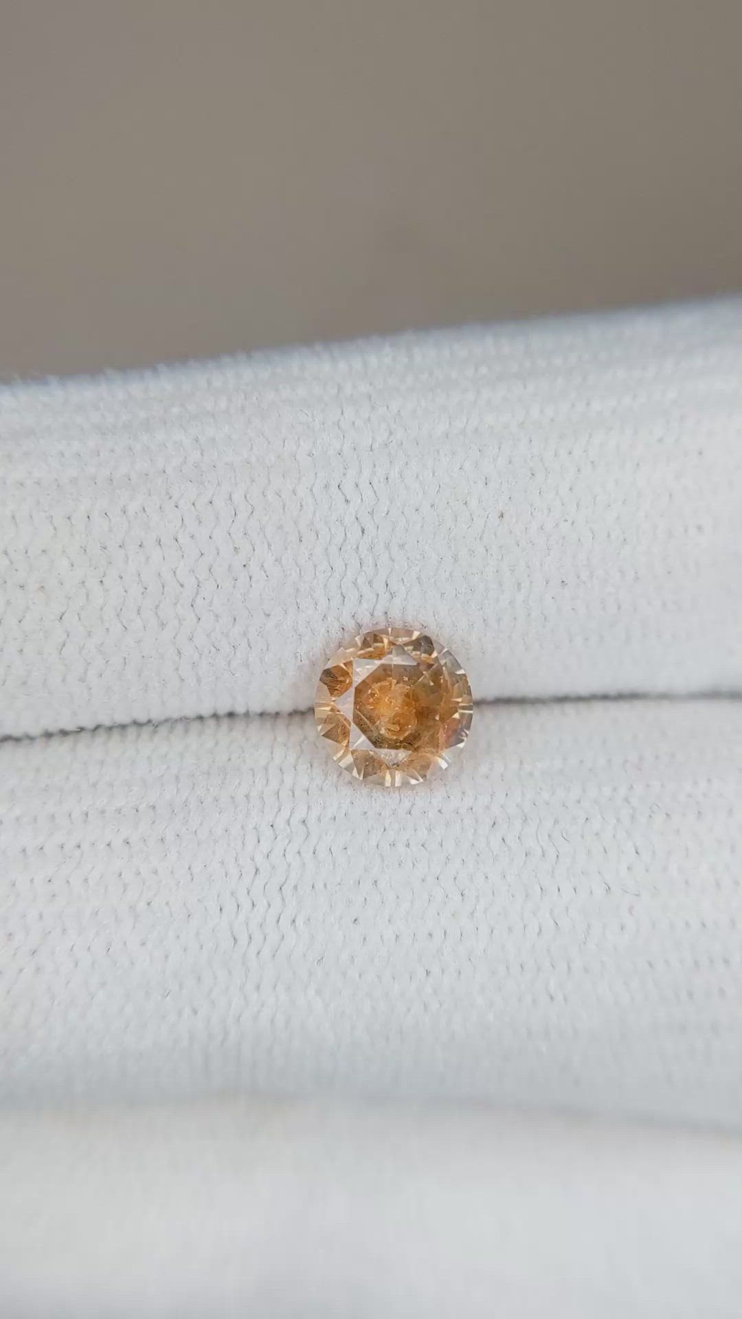 1.07 Ct. Bi Color Sapphire from Montana Size Video