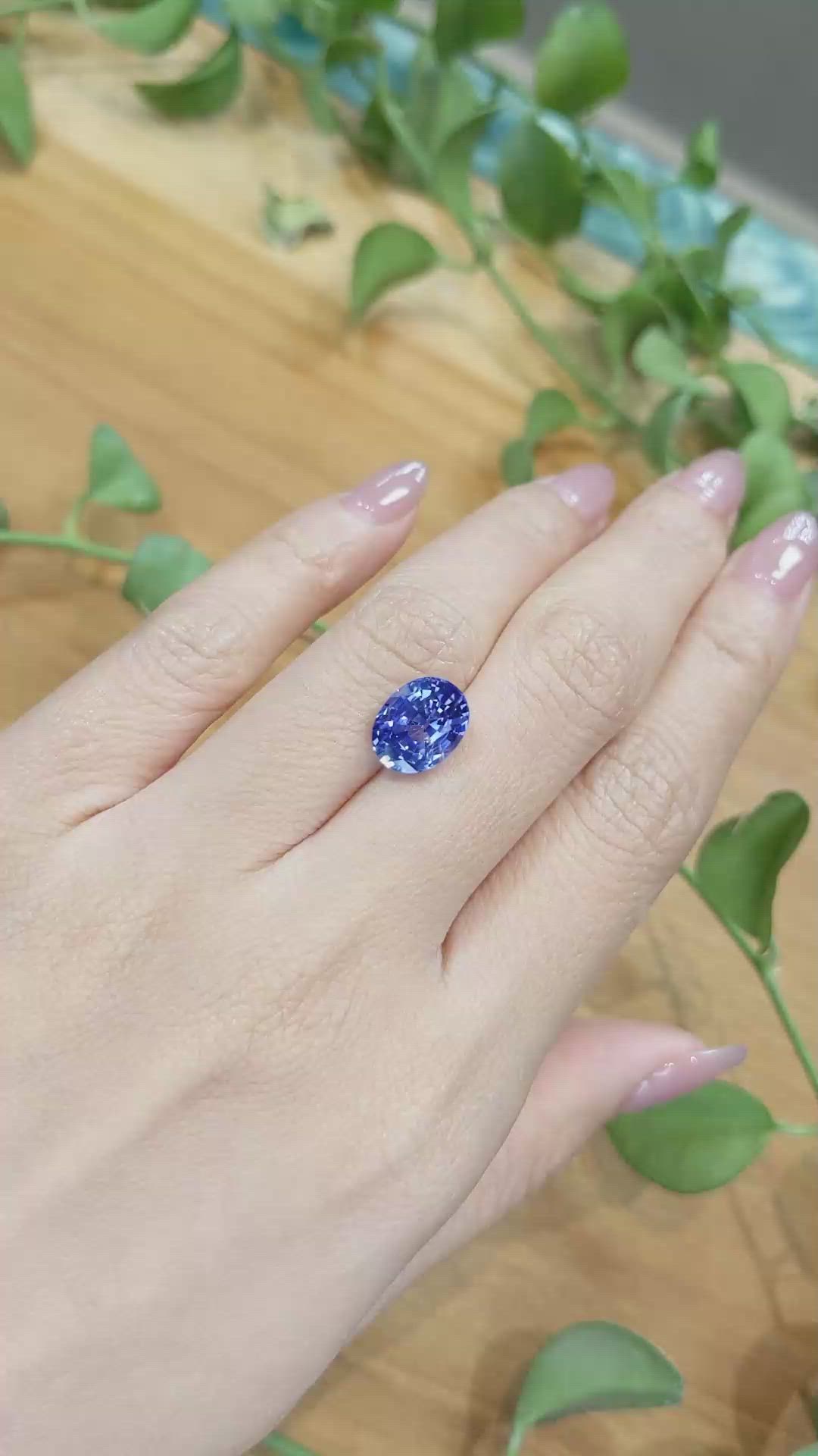4.77 Ct. Blue Sapphire from Ceylon (Sri Lanka) Size Video