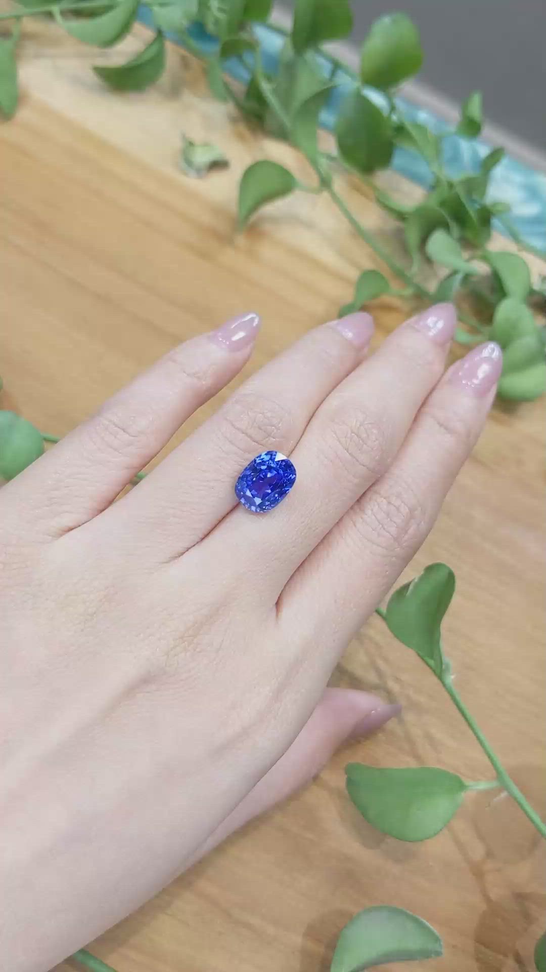 6.48 Ct. Blue Sapphire from Ceylon (Sri Lanka) Size Video