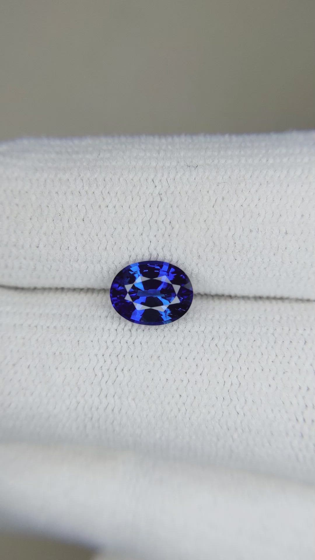 1.38 Ct. Blue Sapphire from Ceylon (Sri Lanka) Size Video