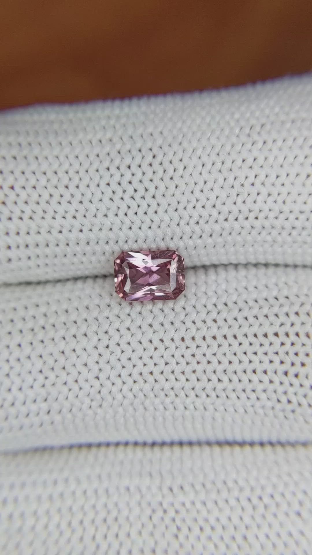 0.97 Ct. Pinkish Brown Sapphire from Ceylon (Sri Lanka) Size Video