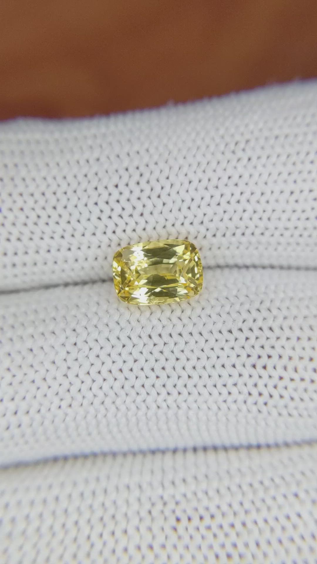 2.54 Ct. Yellow Sapphire from Ceylon (Sri Lanka) Size Video