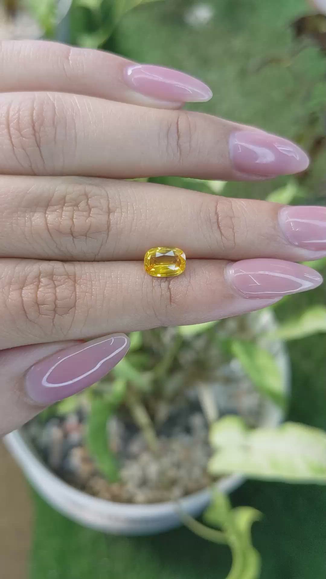 1.18 Ct. Orangish Yellow Sapphire from Ceylon (Sri Lanka) Size Video