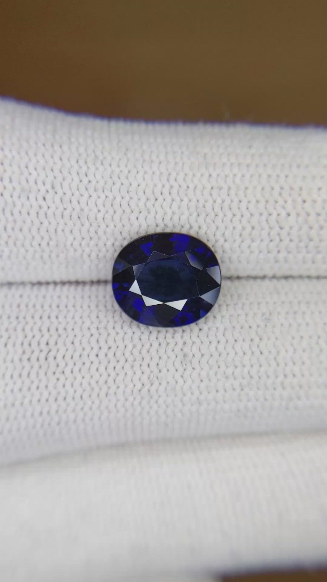 3.64 Ct. Blue Sapphire from Ceylon (Sri Lanka) Size Video