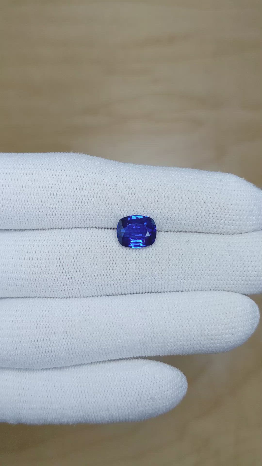 3.10 Ct. Blue Sapphire from Ceylon (Sri Lanka) Size Video