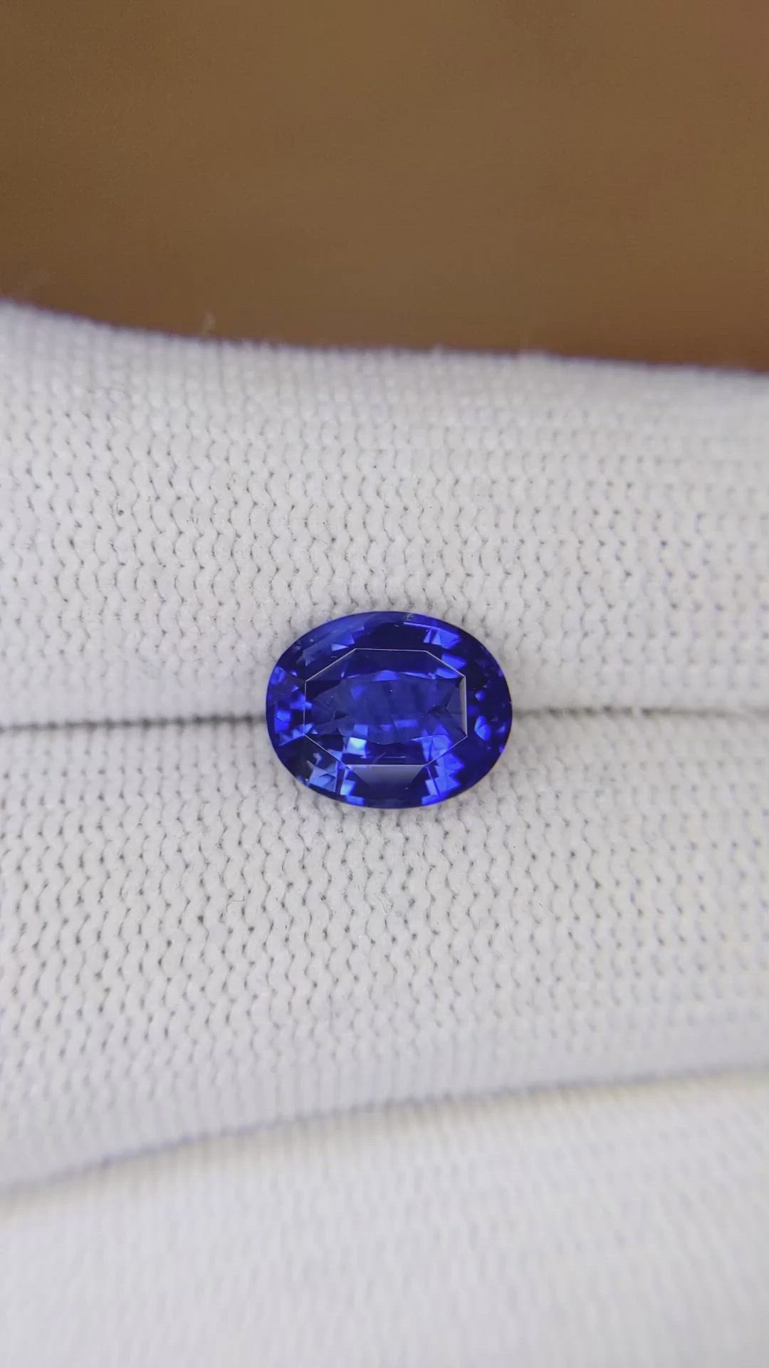 3.02 Ct. Blue Sapphire from Ceylon (Sri Lanka) Size Video