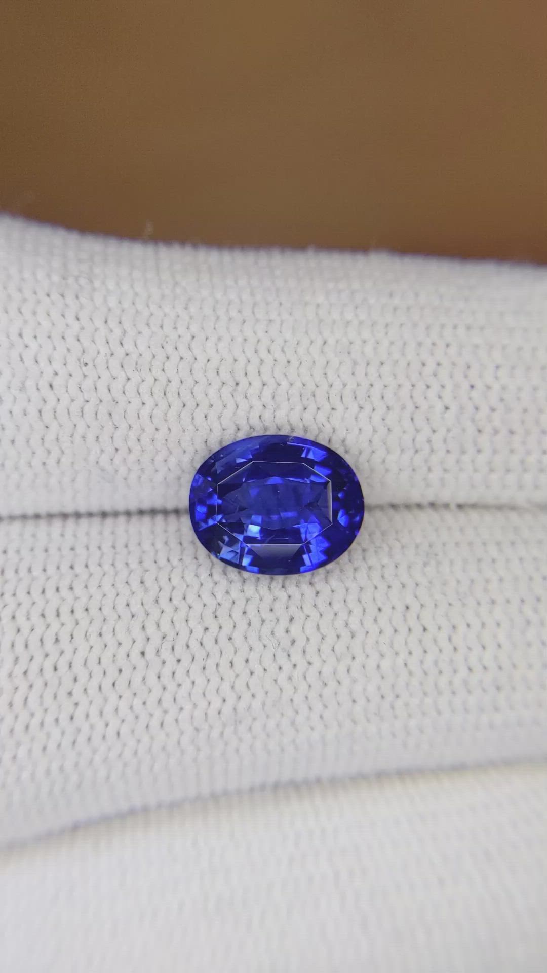 3.02 Ct. Blue Sapphire from Ceylon (Sri Lanka) Size Video