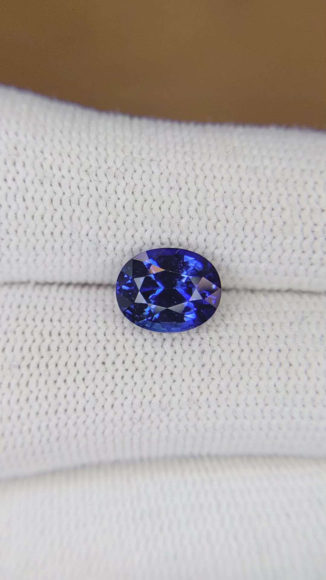 3.33 Ct. Blue Sapphire from Ceylon (Sri Lanka) Size Video