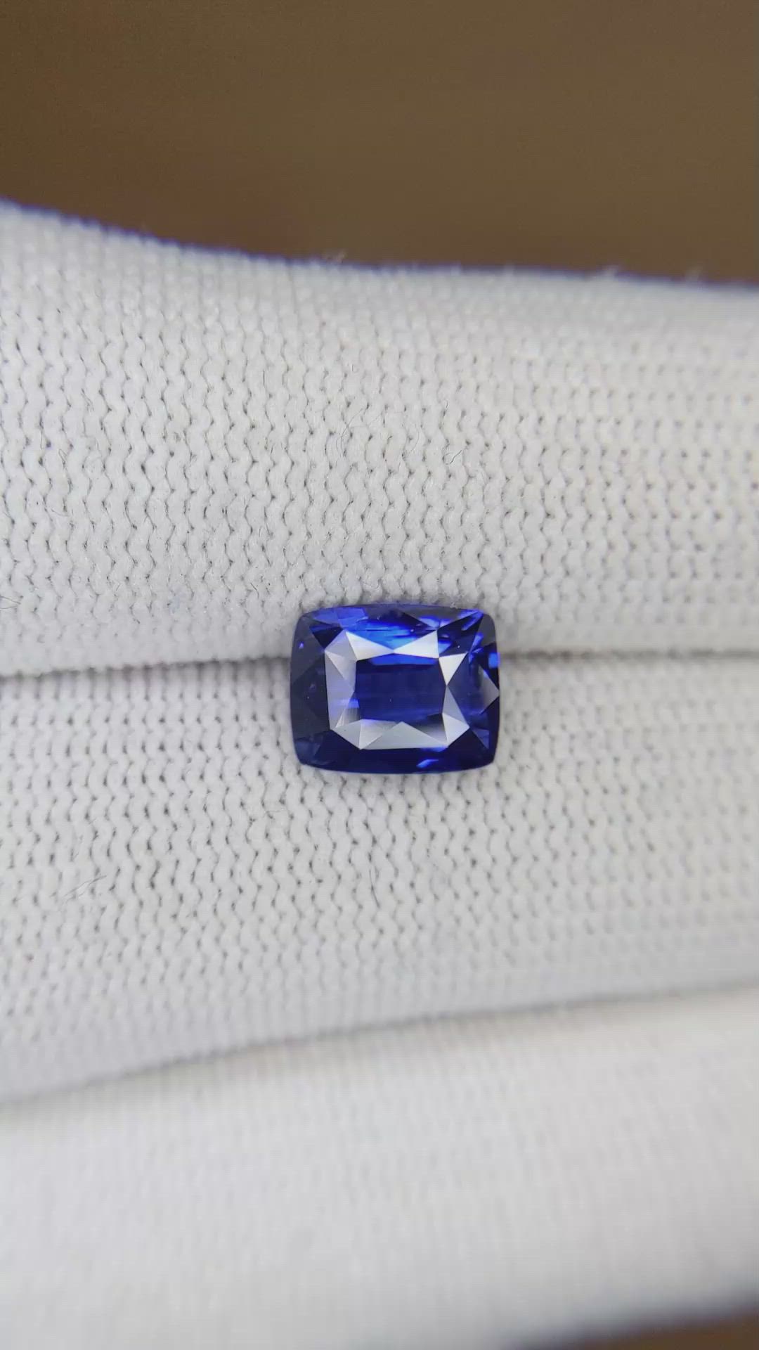3.02 Ct. Blue Sapphire from Ceylon (Sri Lanka) Size Video