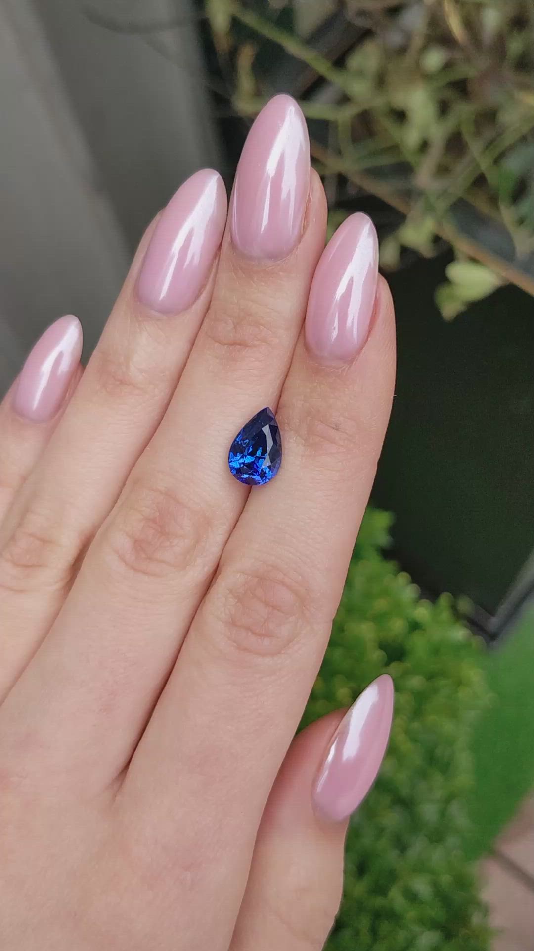 4.40 Ct. Blue Sapphire from Ceylon (Sri Lanka) Size Video