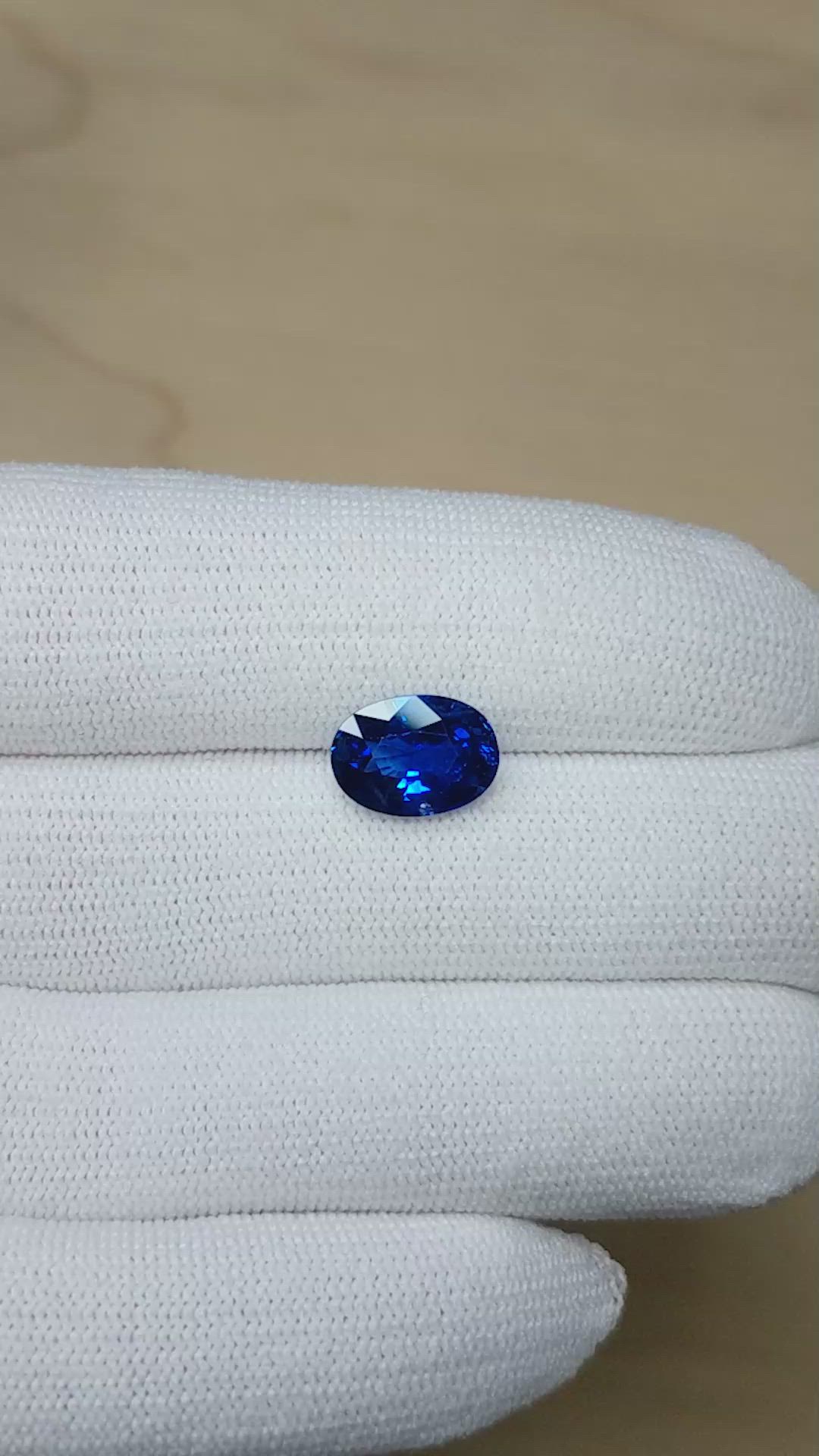 3.97 Ct. Blue Sapphire from Ceylon (Sri Lanka) Size Video