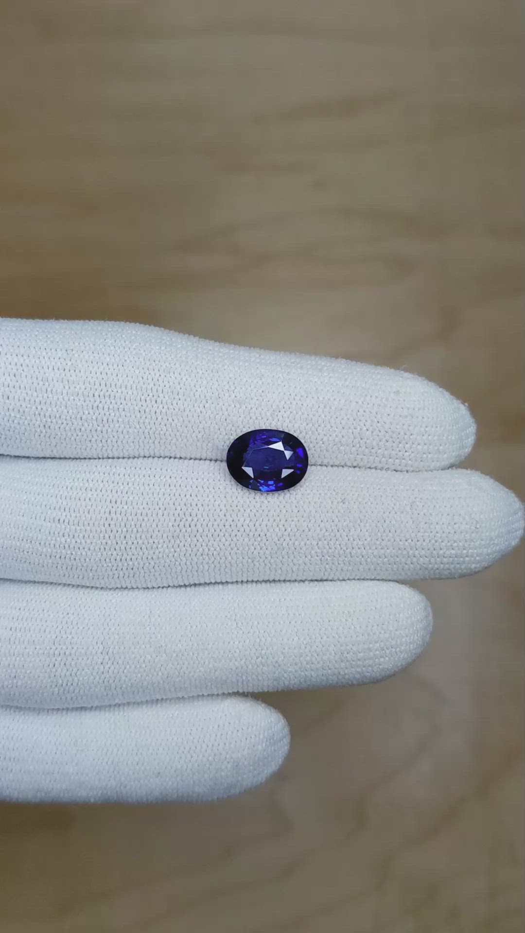 4.04 Ct. Blue Sapphire from Ceylon (Sri Lanka) Size Video