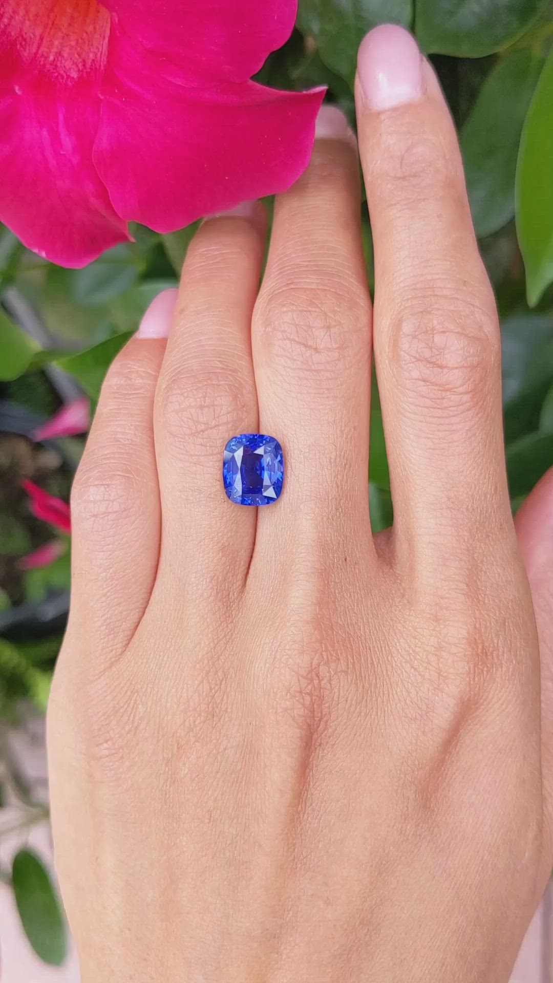 4.50 Ct. Blue Sapphire from Ceylon (Sri Lanka) Size Video