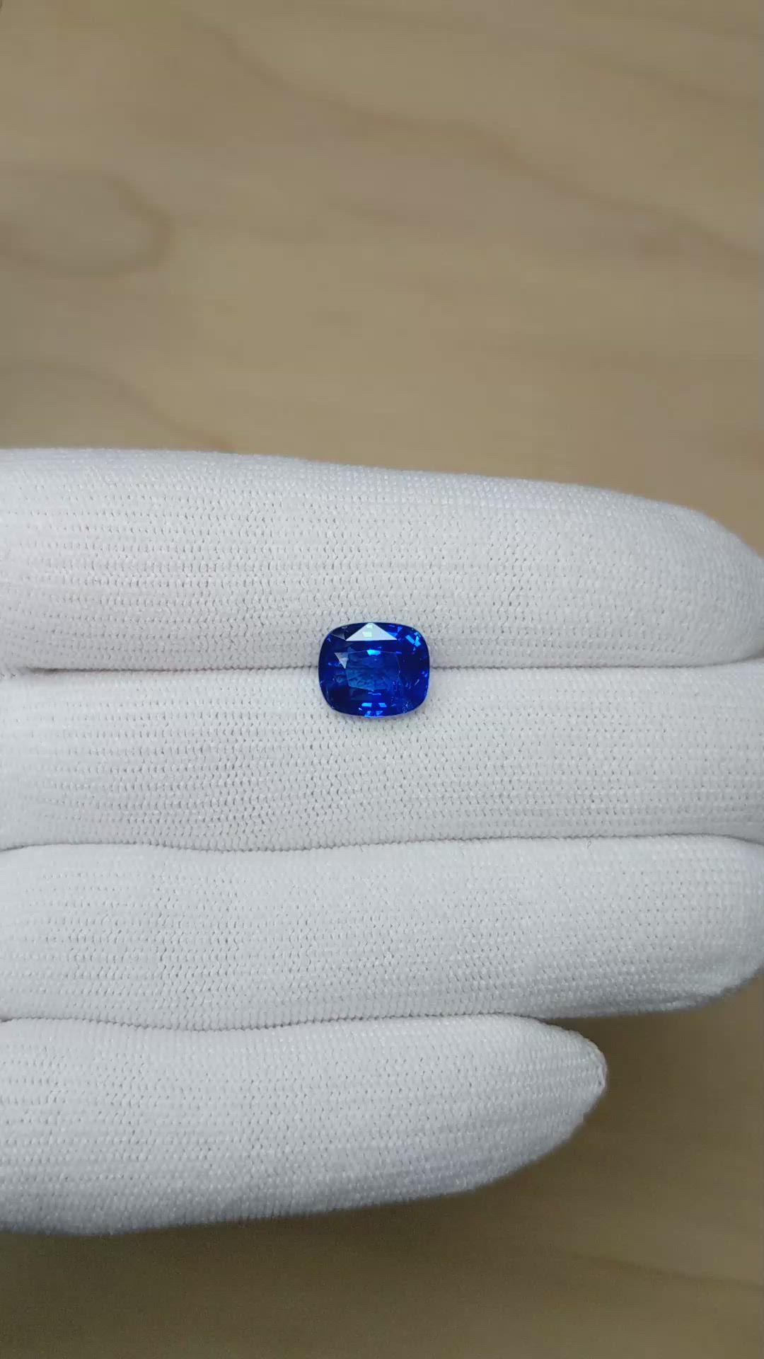 4.50 Ct. Blue Sapphire from Ceylon (Sri Lanka) Size Video