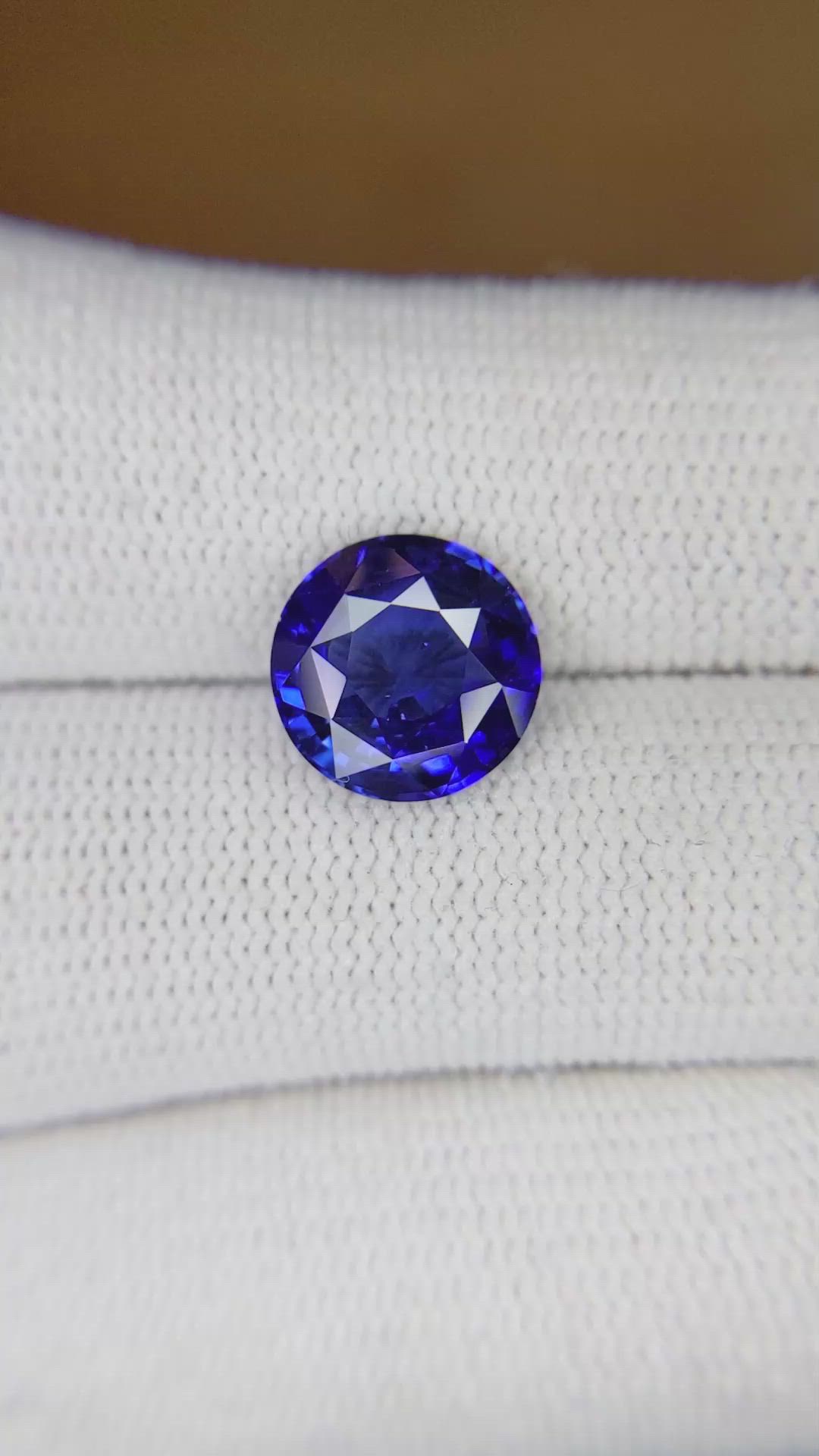 4.17 Ct. Blue Sapphire from Ceylon (Sri Lanka) Size Video
