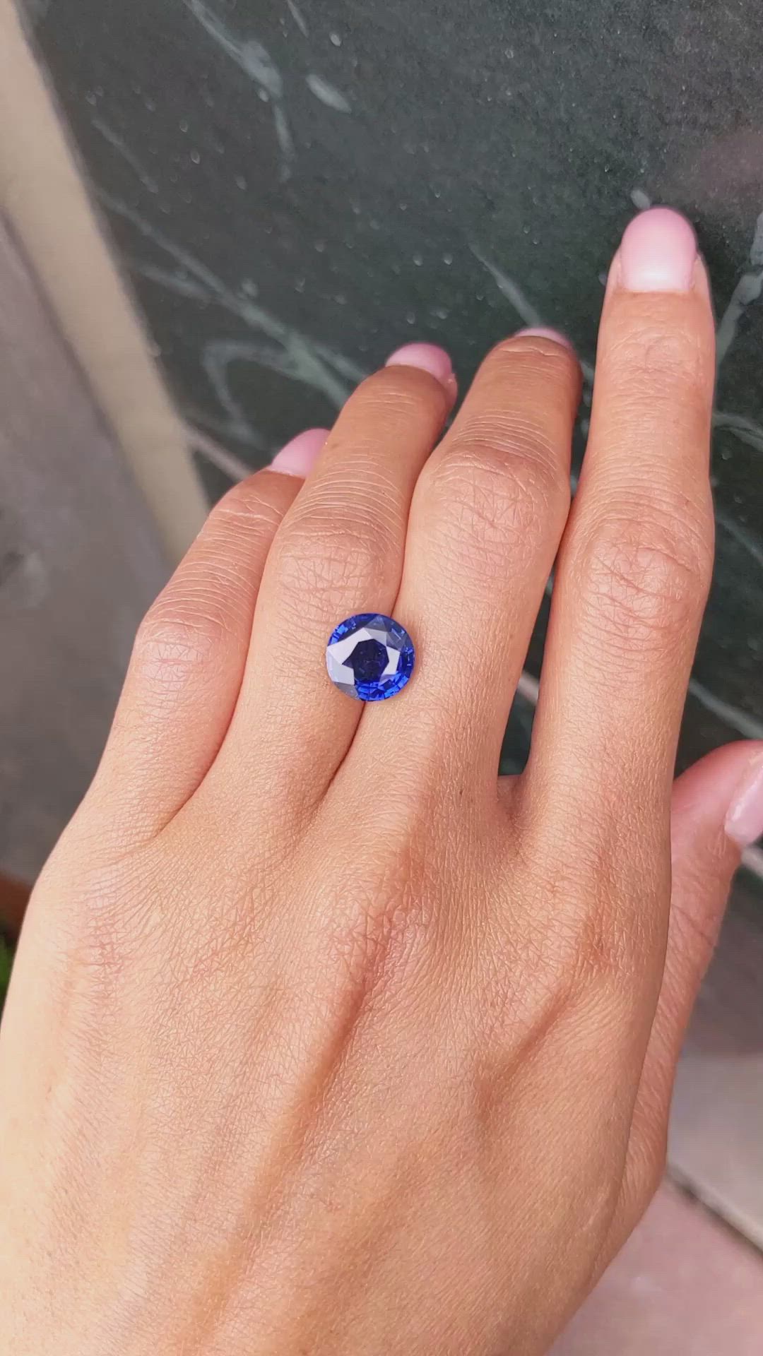 4.36 Ct. Blue Sapphire from Ceylon (Sri Lanka) Size Video