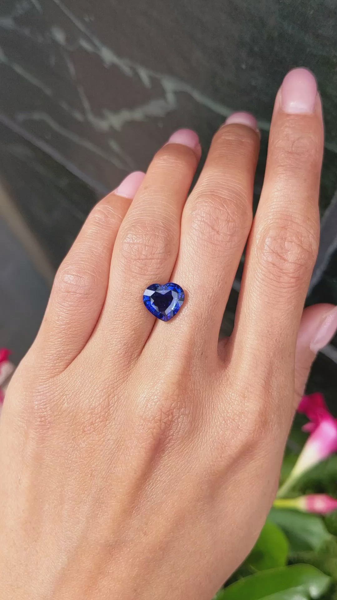 3.99 Ct. Blue Sapphire from Ceylon (Sri Lanka) Size Video