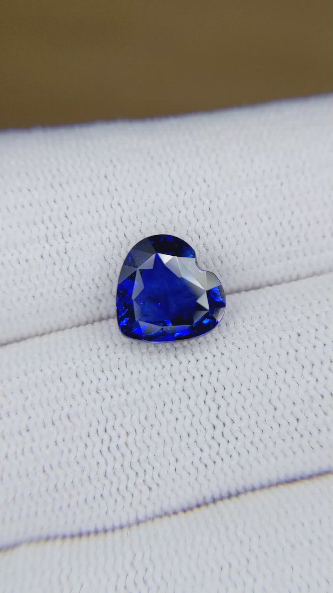 3.99 Ct. Blue Sapphire from Ceylon (Sri Lanka) Size Video