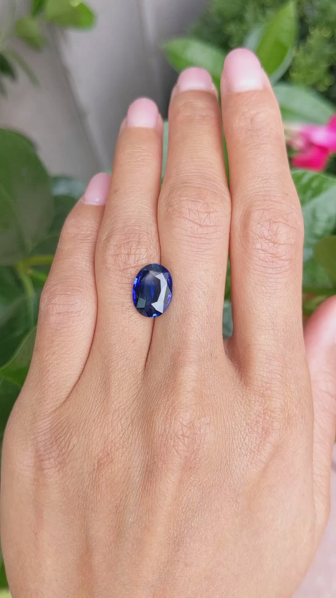 4.24 Ct. Blue Sapphire from Ceylon (Sri Lanka) Size Video