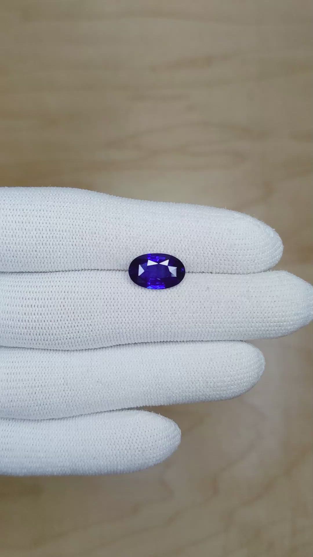 3.94 Ct. Blue Sapphire from Ceylon (Sri Lanka) Size Video