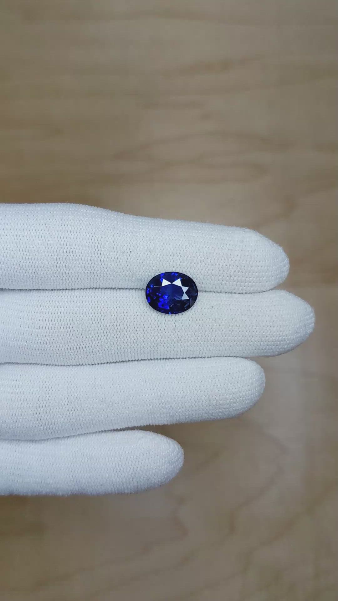 4.13 Ct. Blue Sapphire from Ceylon (Sri Lanka) Size Video