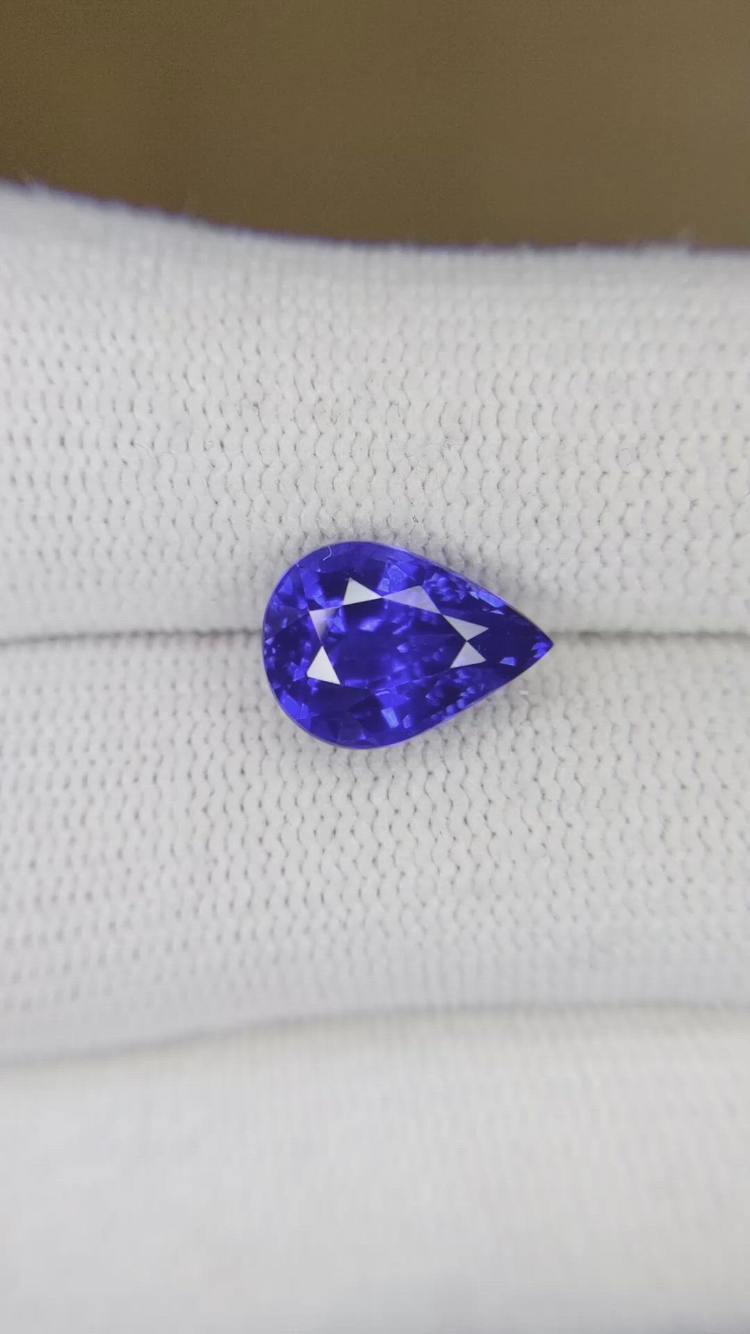 4.22 Ct. Blue Sapphire from Ceylon (Sri Lanka) Size Video