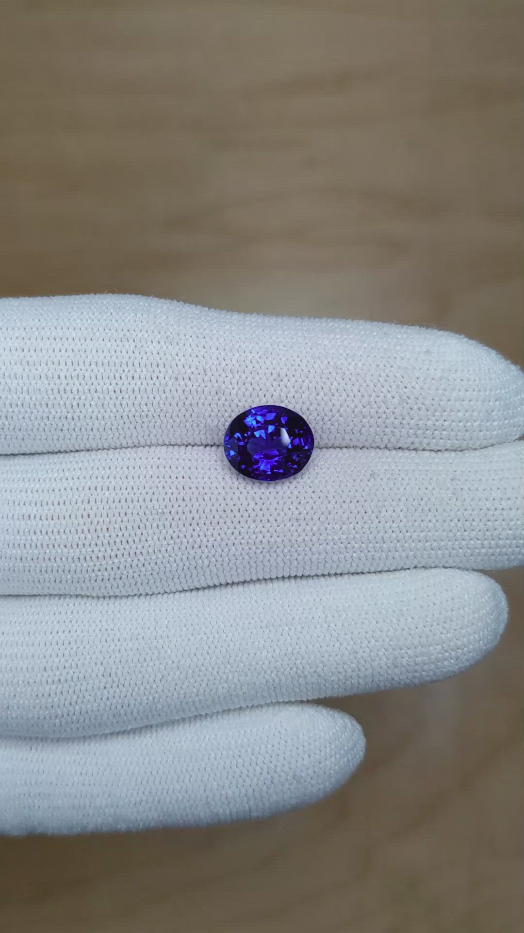 4.42 Ct. Blue Sapphire from Ceylon (Sri Lanka) Size Video