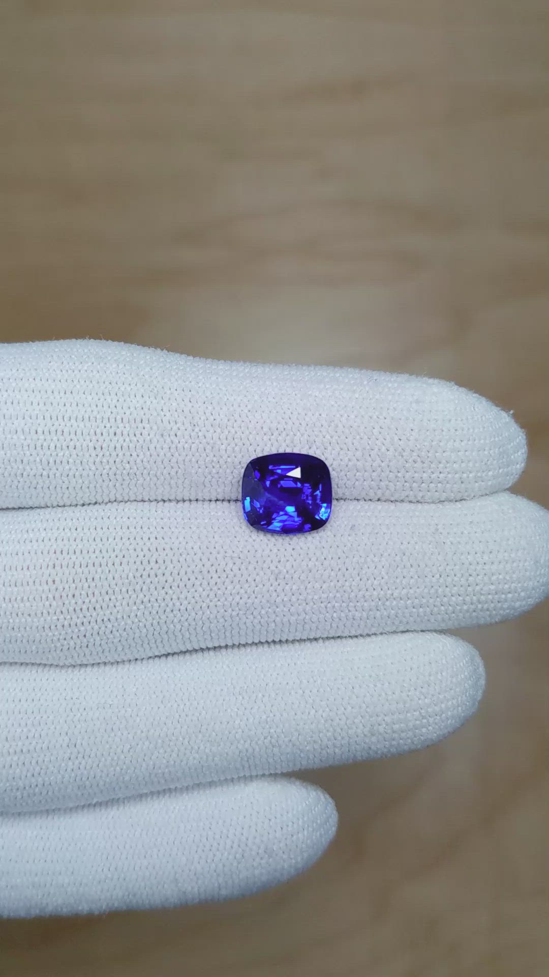 4.03 Ct. Blue Sapphire from Ceylon (Sri Lanka) Size Video