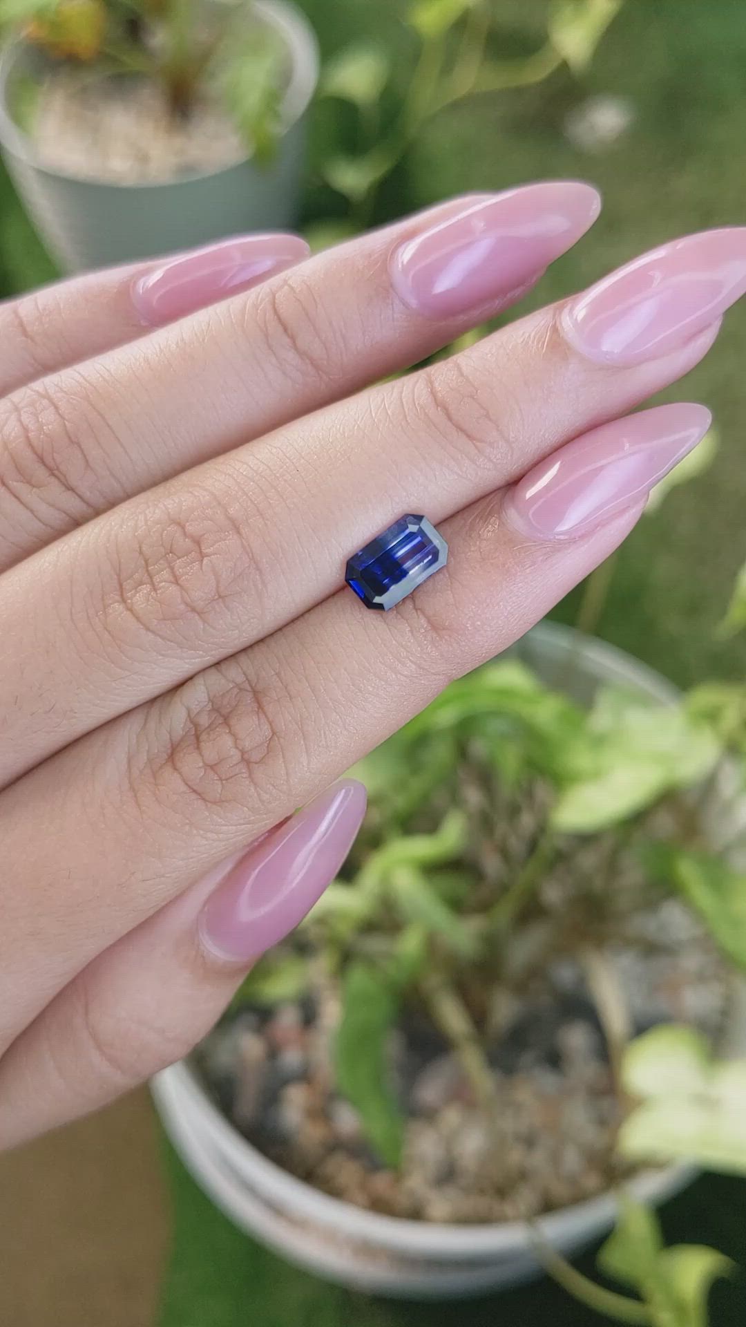 1.90 Ct. Bi Color Sapphire from Ceylon (Sri Lanka) Size Video