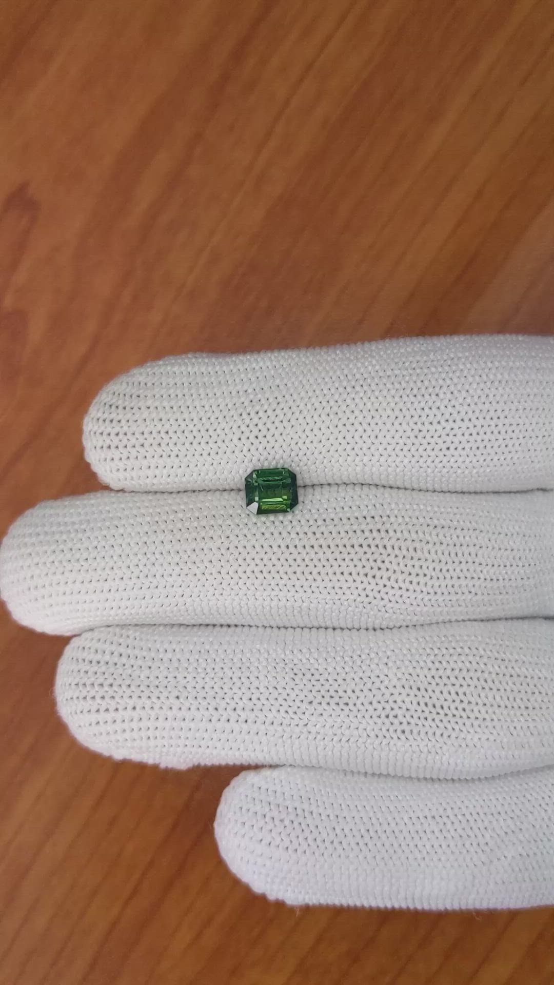 1.41 Ct. Green Sapphire from Ceylon (Sri Lanka) Size Video