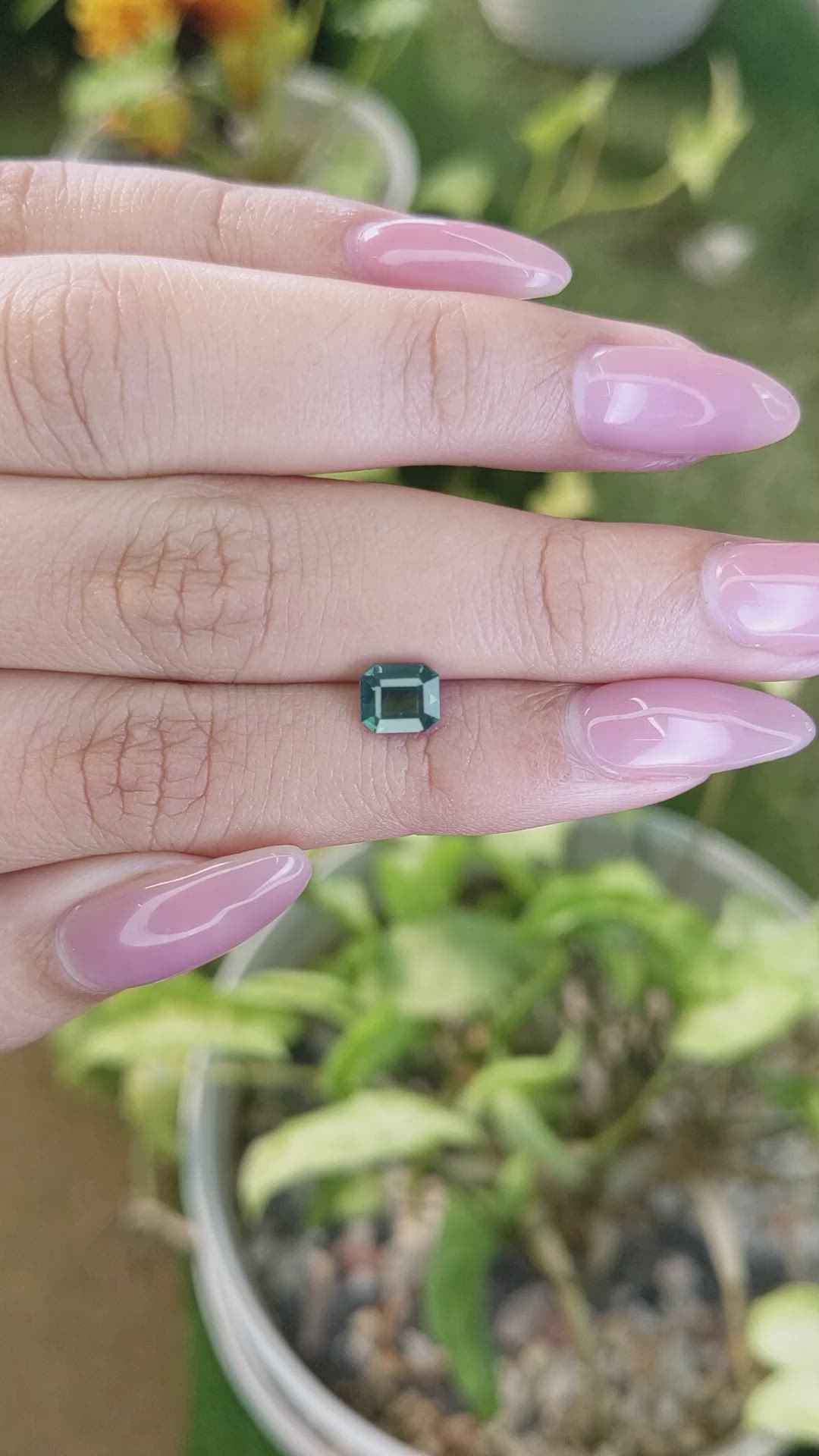 1.41 Ct. Green Sapphire from Ceylon (Sri Lanka) Size Video