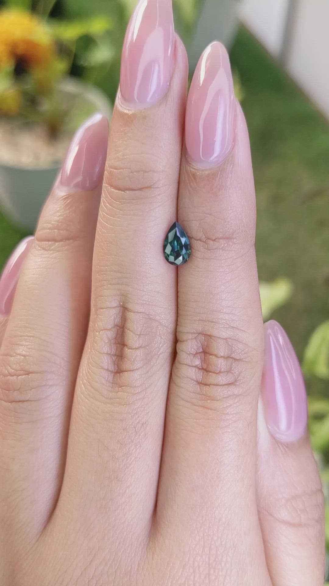 0.75 Ct. Green Sapphire from Ceylon (Sri Lanka) Size Video