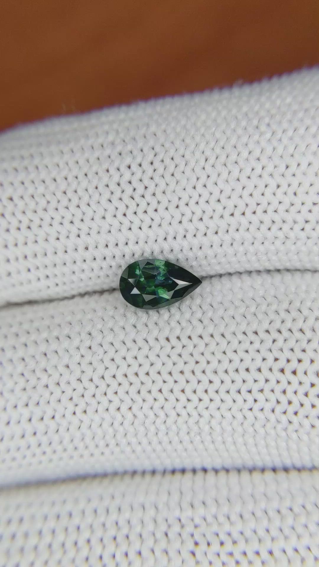 0.75 Ct. Green Sapphire from Ceylon (Sri Lanka) Size Video