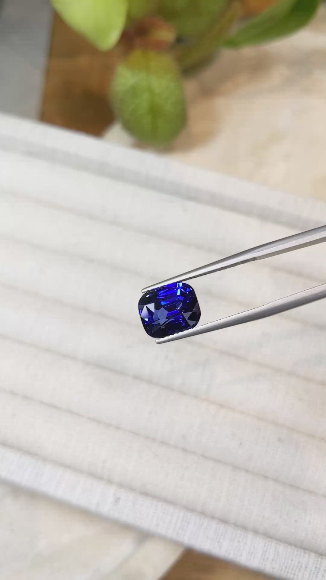 6.03 Ct. Blue Sapphire from Ceylon (Sri Lanka) Size Video