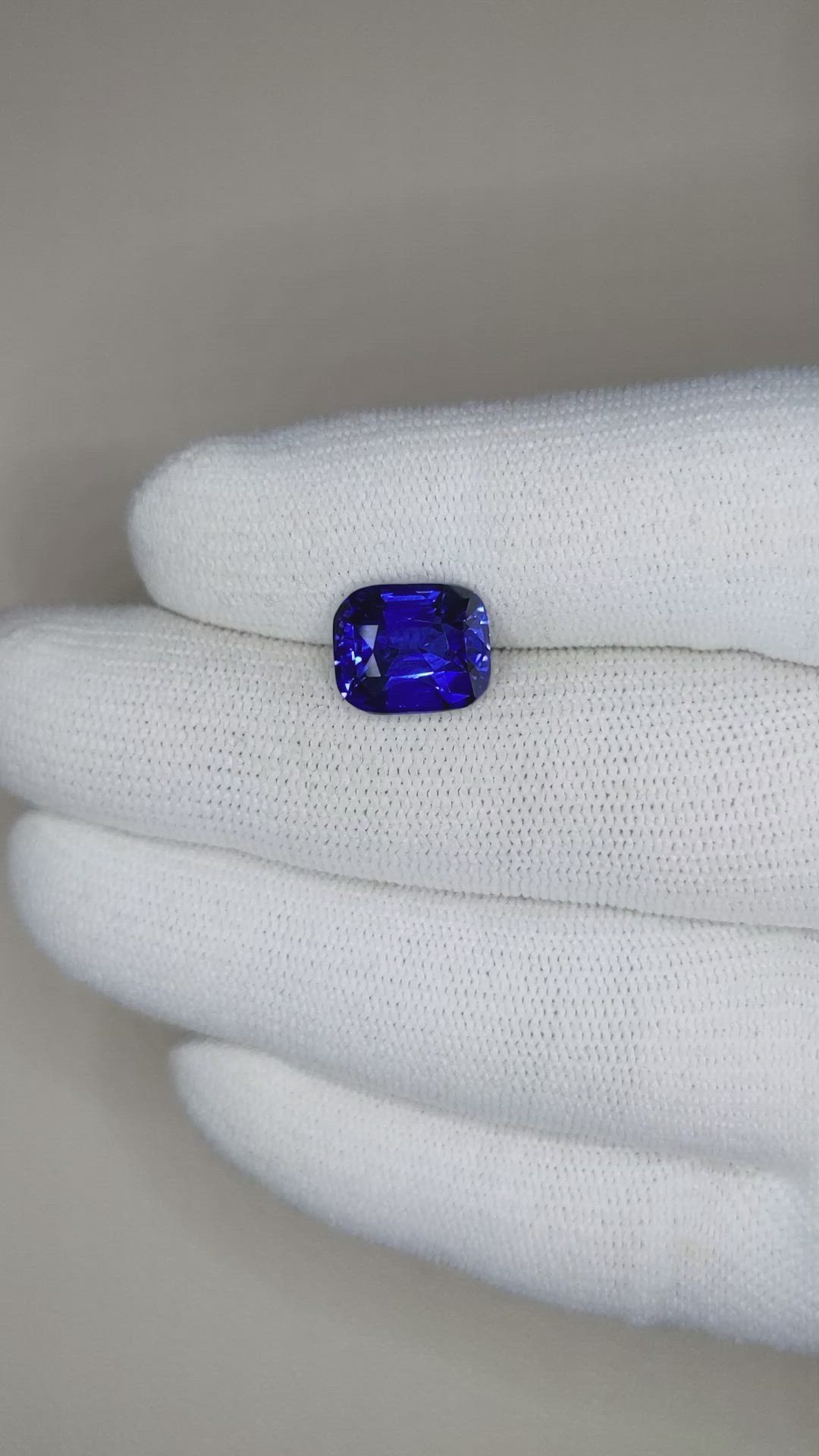 6.03 Ct. Blue Sapphire from Ceylon (Sri Lanka) Size Video
