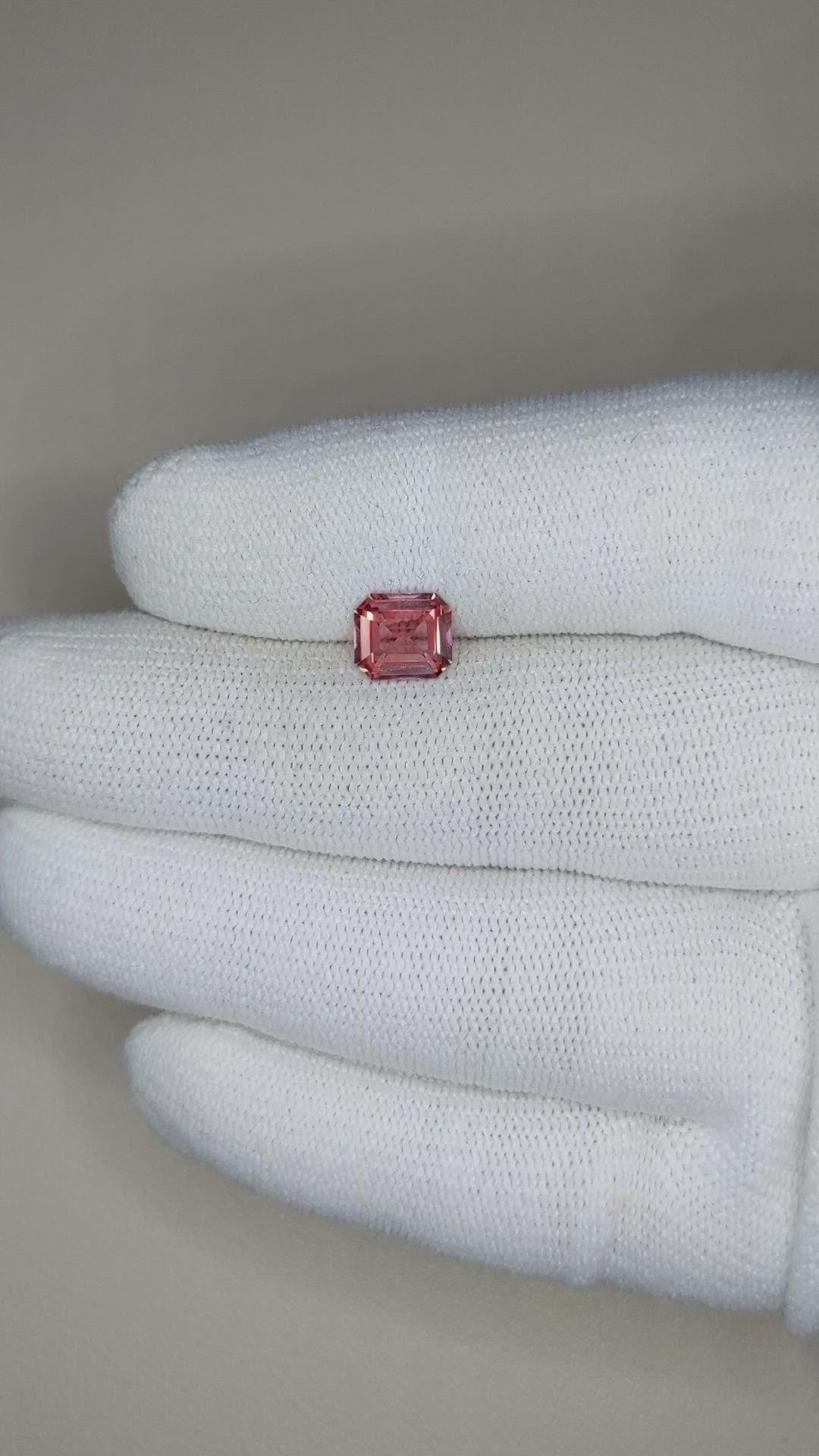 1.53 Ct. Padparadscha Sapphire from Ceylon (Sri Lanka) Size Video