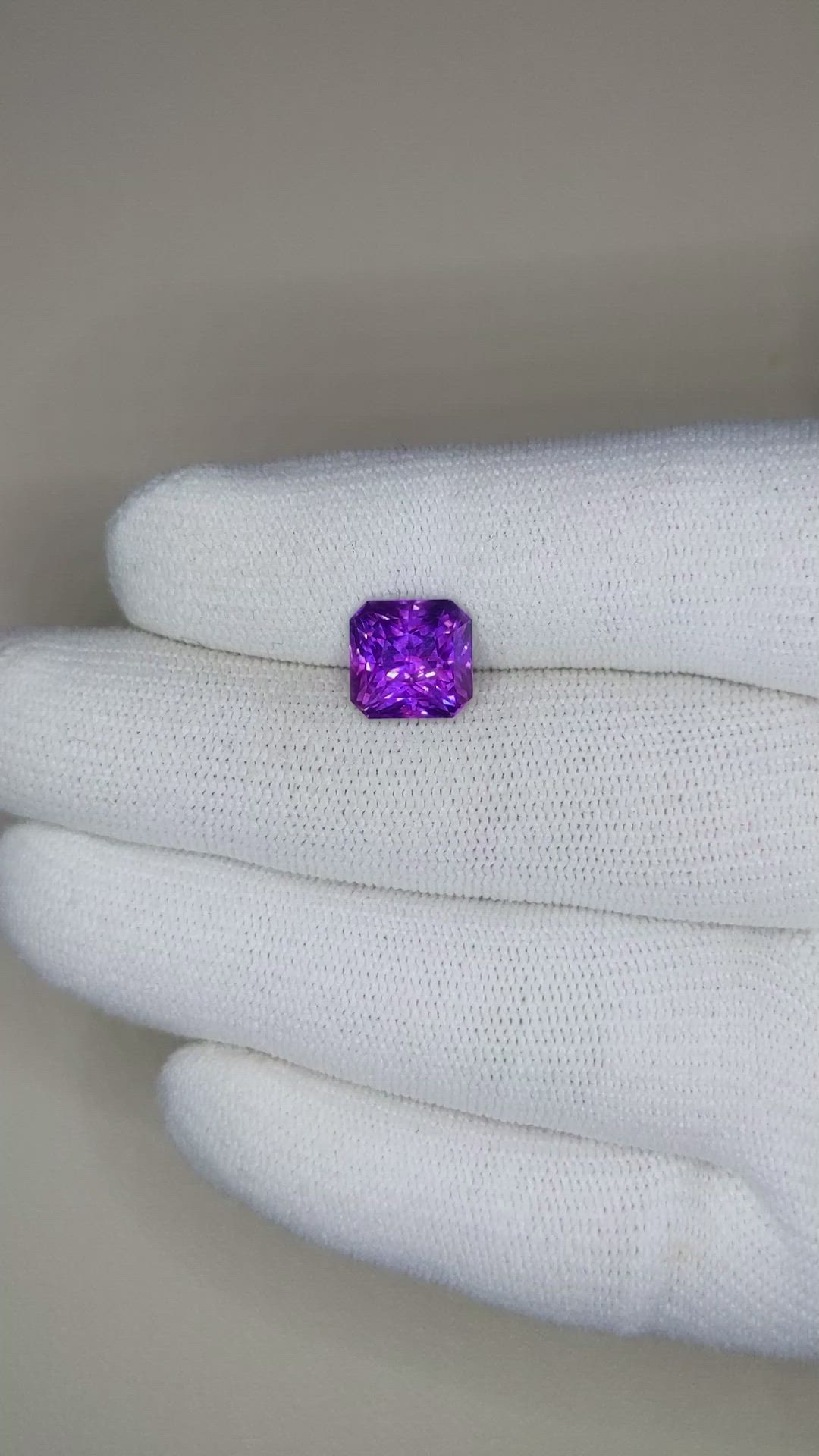 4.64 Ct. Purple Sapphire from Ceylon (Sri Lanka) Size Video