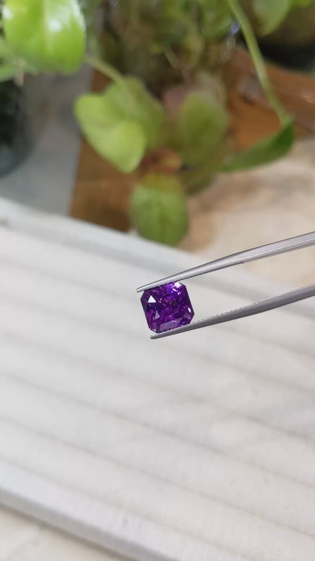 4.64 Ct. Purple Sapphire from Ceylon (Sri Lanka) Size Video