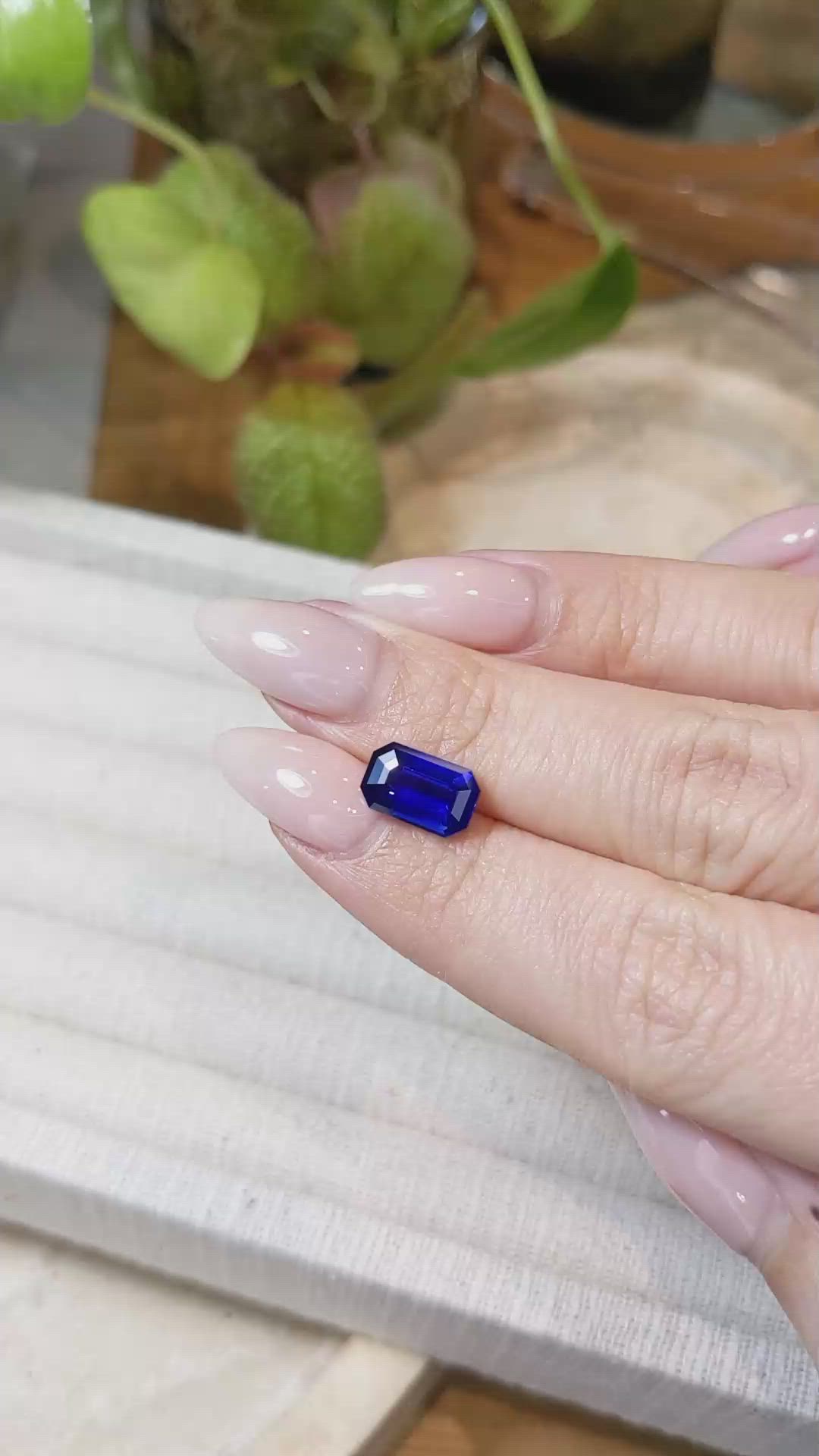 3.15 Ct. Blue Sapphire from Ceylon (Sri Lanka) Size Video