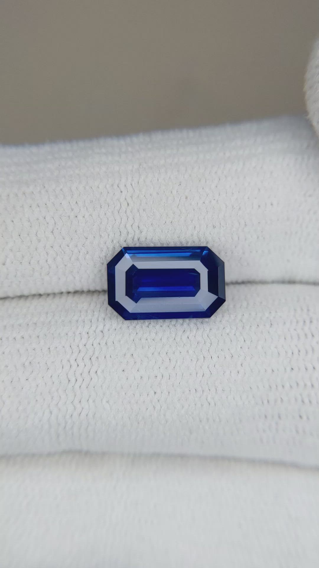 3.15 Ct. Blue Sapphire from Ceylon (Sri Lanka) Size Video