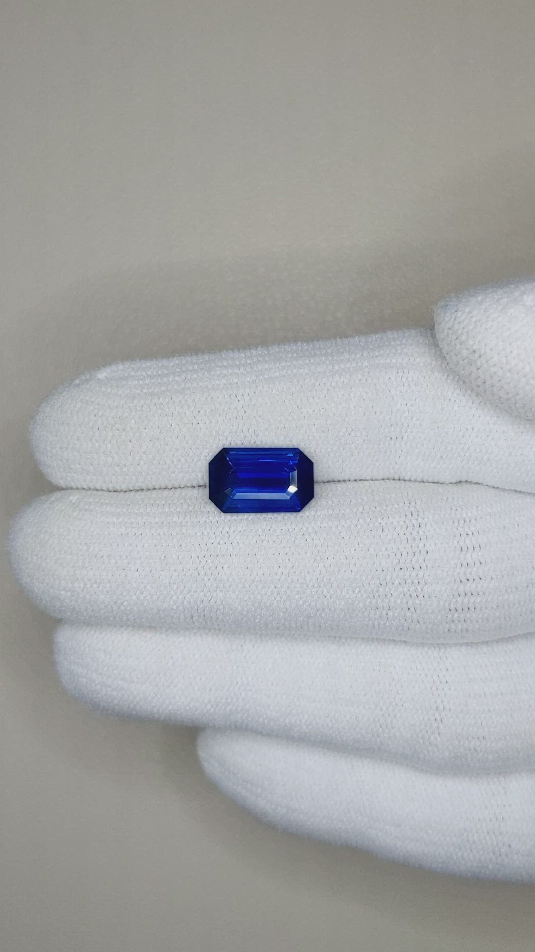 3.15 Ct. Blue Sapphire from Ceylon (Sri Lanka) Size Video