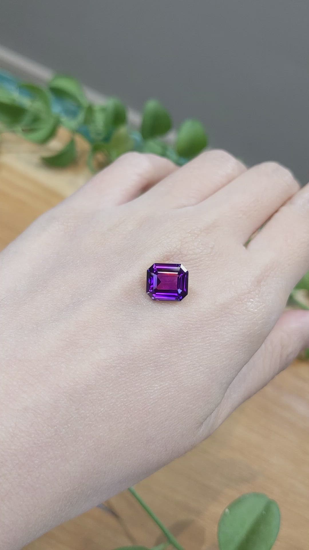 5.03 Ct. Purple Sapphire from Ceylon (Sri Lanka) Size Video