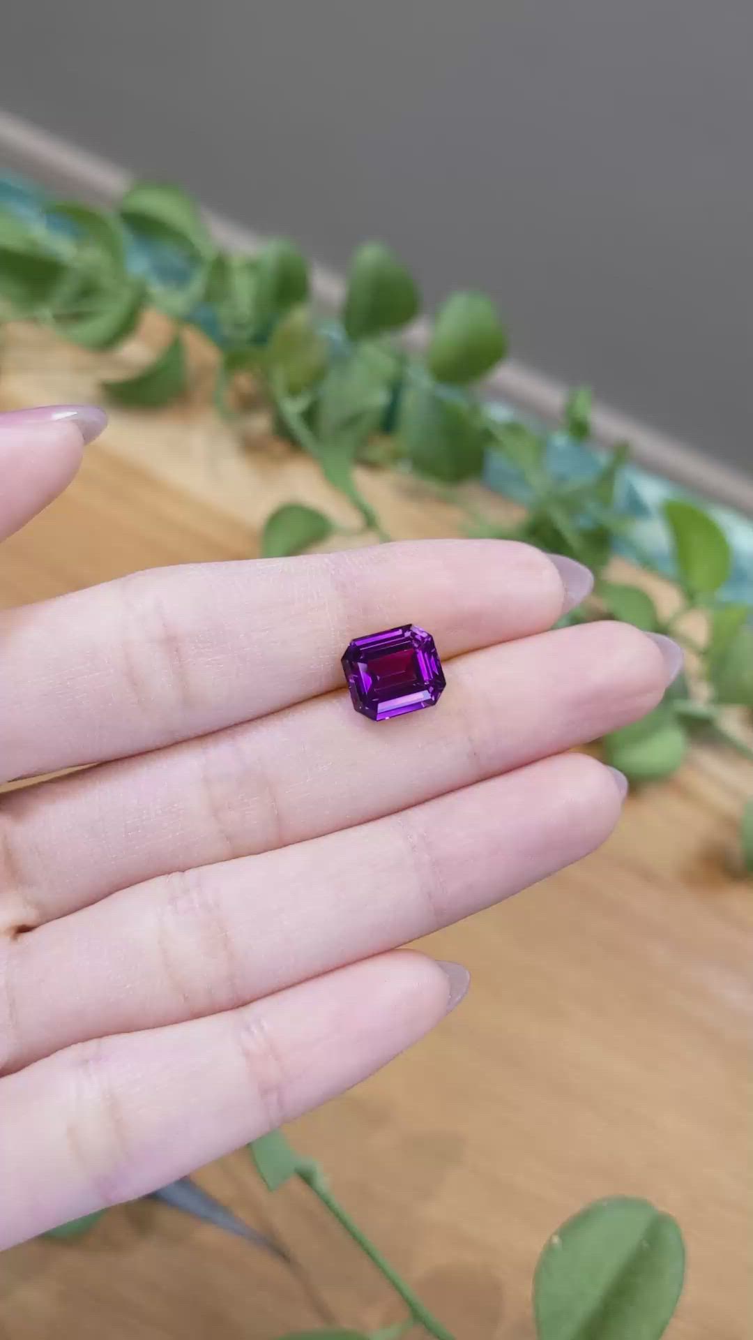 5.03 Ct. Purple Sapphire from Ceylon (Sri Lanka) Size Video