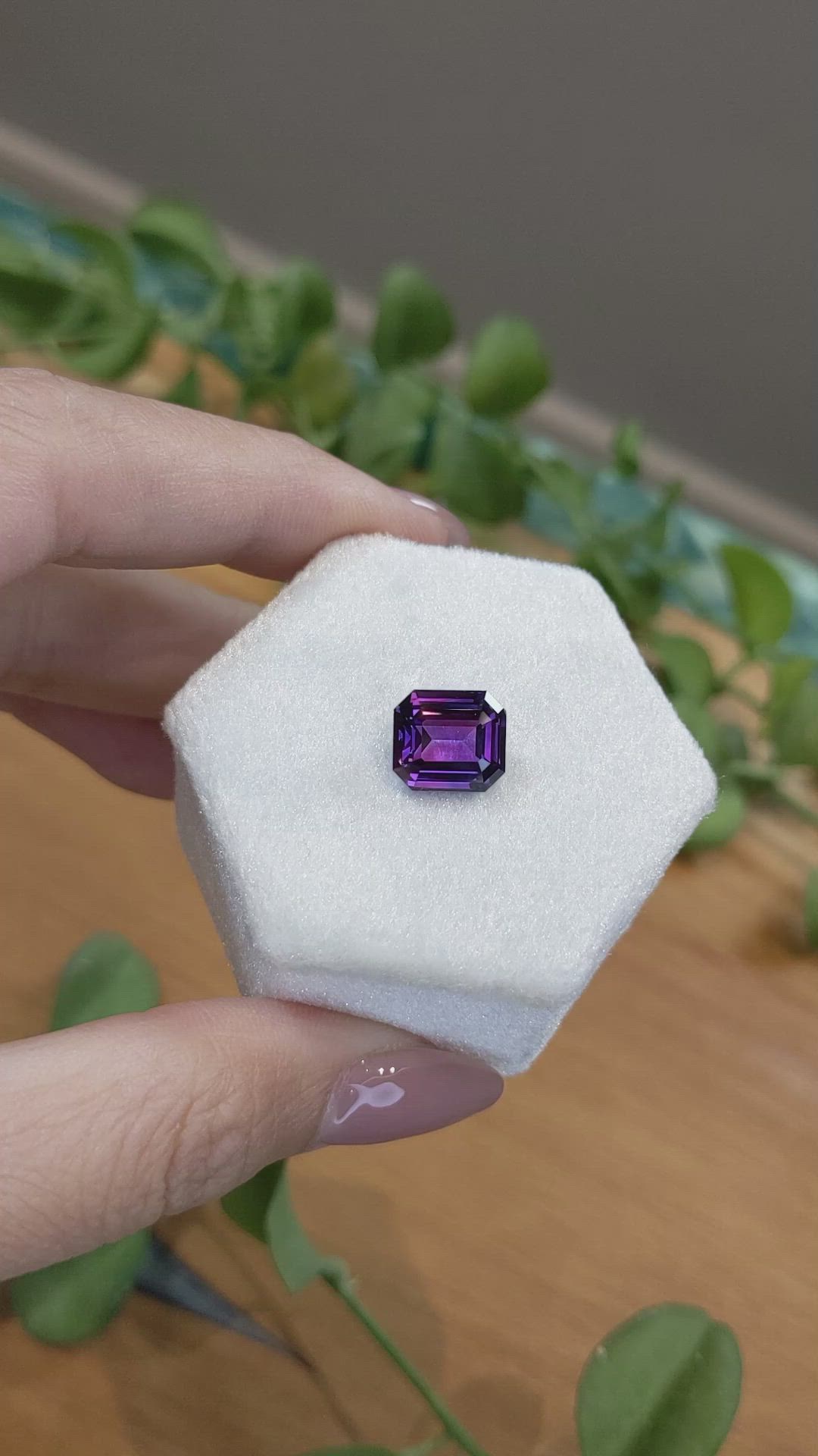 5.03 Ct. Purple Sapphire from Ceylon (Sri Lanka) Size Video